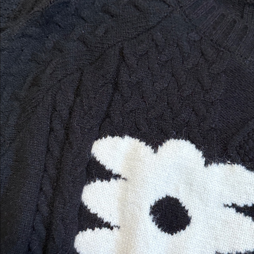 Women’s Black and White Floral Women's Sweater Size Medium - Picture 2 of 4